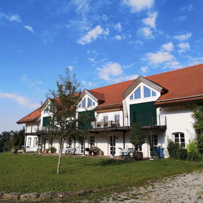 Gutshof Ferienwohnung In Seenaehe Дисен-ам-Аммерзе Экстерьер фото